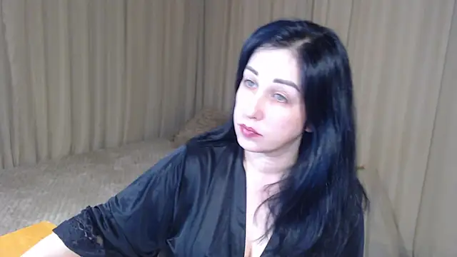 JillStevens online show from December 15, 10:37 pm