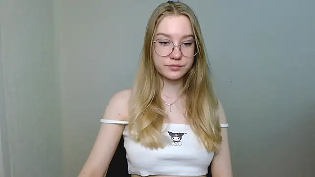 cindi hot online show from March 9, 10:40 am