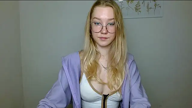 cindi hot online show from October 8, 11:47 am