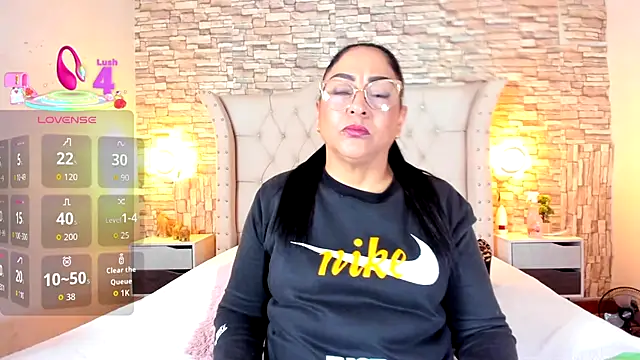 Snapshot of Gina_Myers chatting on September 16, 12:24 pm Gina Myers online show from September 16, 12:24 pm