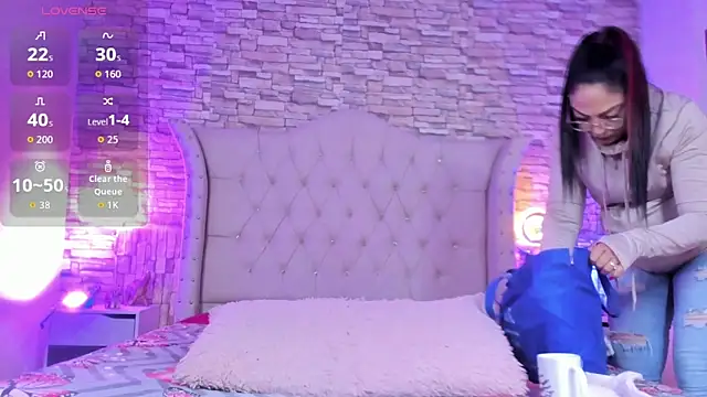 Gina Myers online show from March 27, 12:06 pm