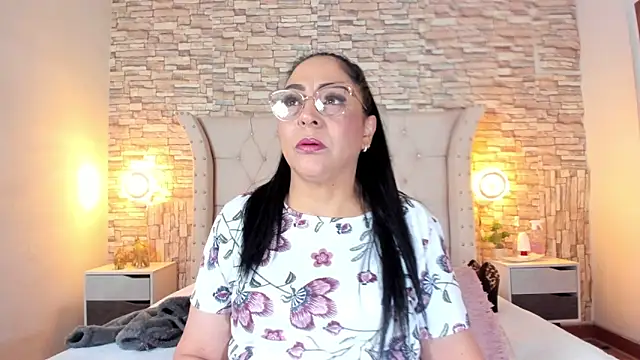 Snapshot of Gina_Myers chatting on September 24, 12:37 pm Gina Myers online show from September 24, 12:37 pm