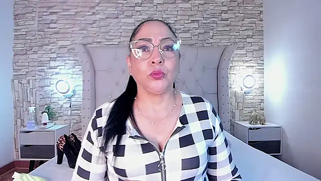 Snapshot of Gina_Myers chatting on October 9, 1:04 pm Gina Myers online show from October 9, 1:04 pm