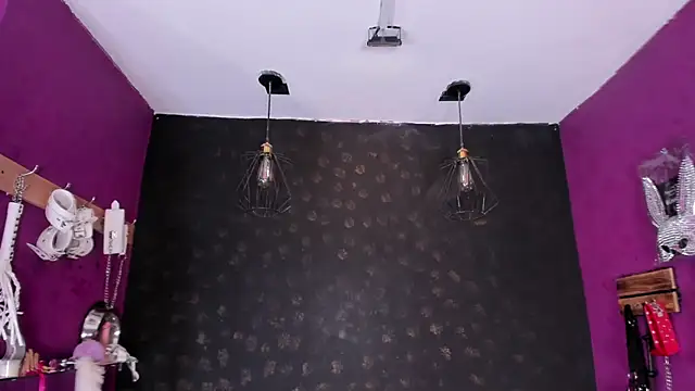 Alexa Slave online show from October 7, 7:18 pm