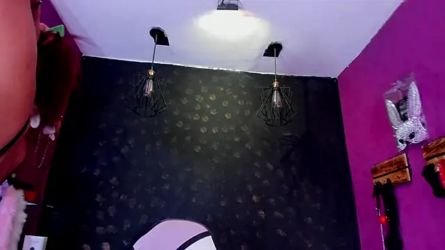 Alexa Slave online show from February 5, 8:01 pm