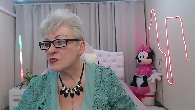 KayleSmoll online show from May 15, 6:32 pm
