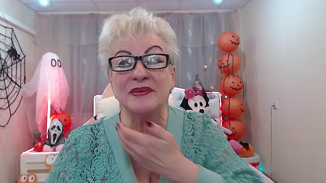 KayleSmoll online show from October 17, 6:33 pm