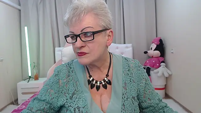 KayleSmoll online show from May 12, 6:36 pm
