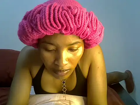 cute-alexis online show from November 23, 1:24 pm