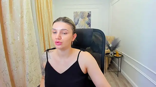 SelenaeMoore online show from July 4, 4:19 am