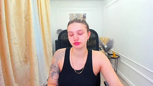 SelenaeMoore online show from July 8, 3:52 am