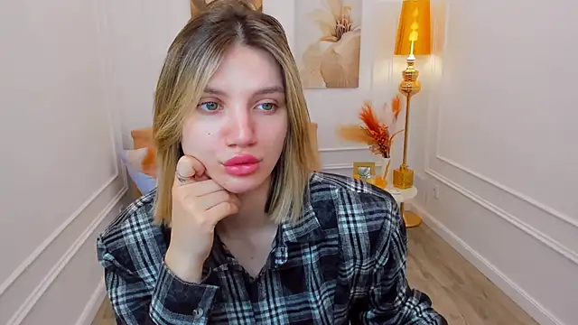 SelenaeMoore online show from April 4, 3:38 am