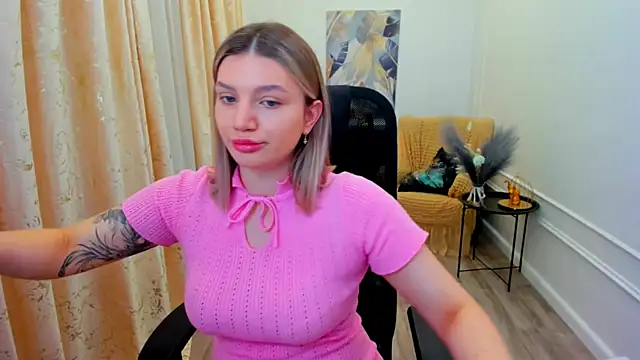 SelenaeMoore online show from July 6, 4:29 am