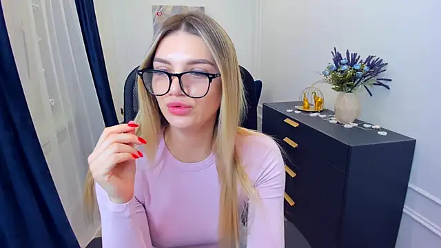 SelenaeMoore online show from February 17, 3:39 am