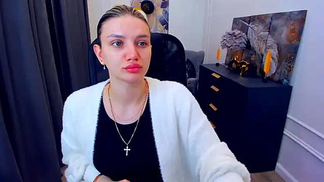SelenaeMoore online show from May 12, 3:48 am