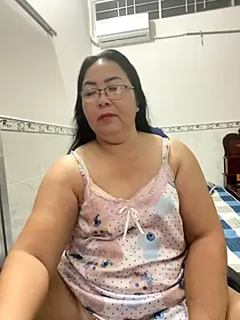 NDith online show from November 8, 7:52 pm