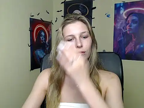 StrangerGi online show from June 13, 6:11 am