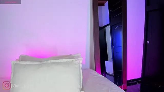 pau live online show from May 17, 5:39 am