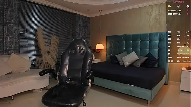 MelanieRioss online show from March 11, 1:36 pm