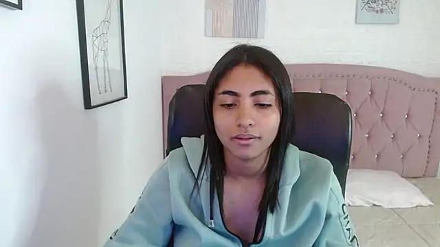 shaneelle online show from October 20, 3:20 am