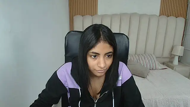 shaneelle online show from April 9, 6:19 am