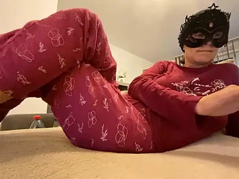 Marilou1983 online show from October 7, 4:55 pm