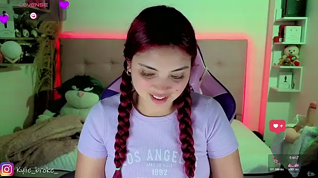 Kylie brokee online show from May 24, 12:42 am