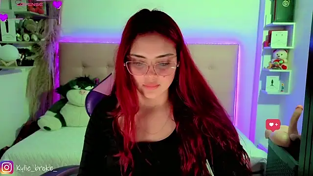 Kylie brokee online show from May 13, 10:04 pm