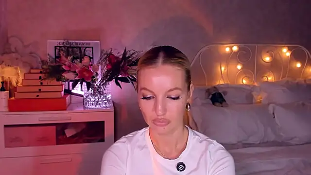 aestetick online show from April 3, 4:38 pm