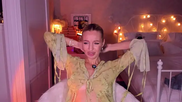 aestetick online show from March 24, 5:29 pm