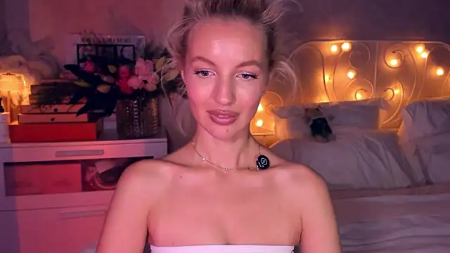 aestetick online show from April 1, 3:53 pm