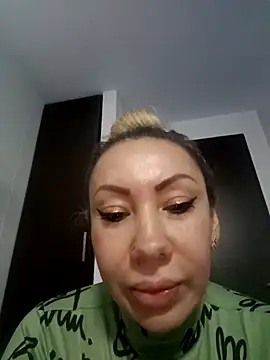 coral smitth online show from November 11, 1:56 am