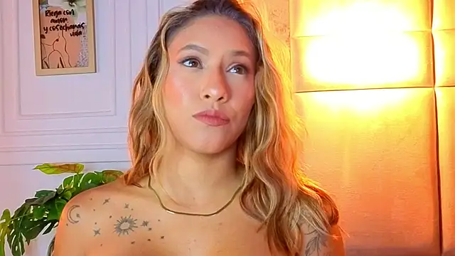 AlessiaLondon online show from May 1, 10:18 am