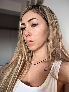 RaquelleDevon online show from March 9, 7:11 am