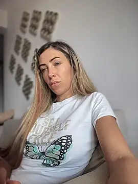 RaquelleDevon online show from May 19, 7:04 am