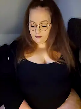 Snapshot of _Julie_x chatting on October 11, 6:51 am Julie x online show from October 11, 6:51 am