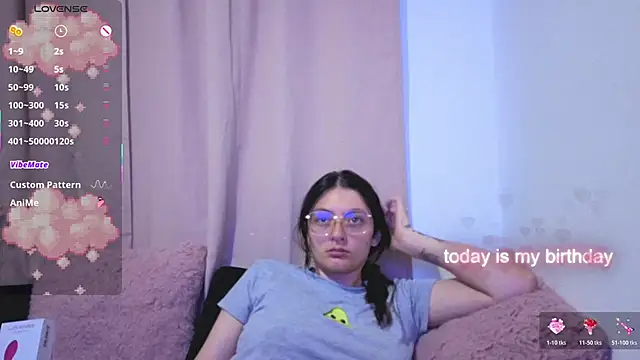 lessliee22  online show from May 19, 7:37 am