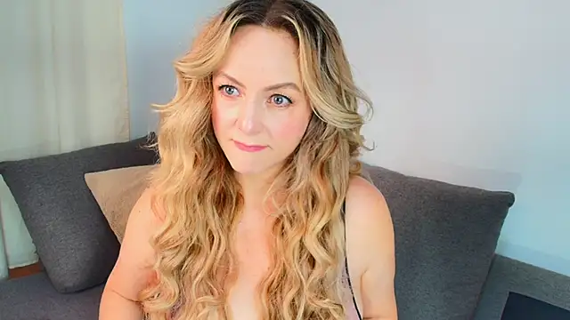 ladychanel 1 online show from March 12, 8:00 pm