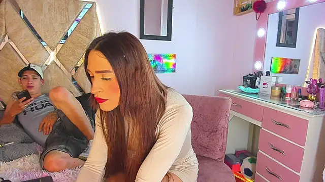 parejacaliente20154 online show from November 5, 12:38 am