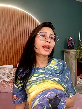 NayeCloud online show from December 2, 4:03 am