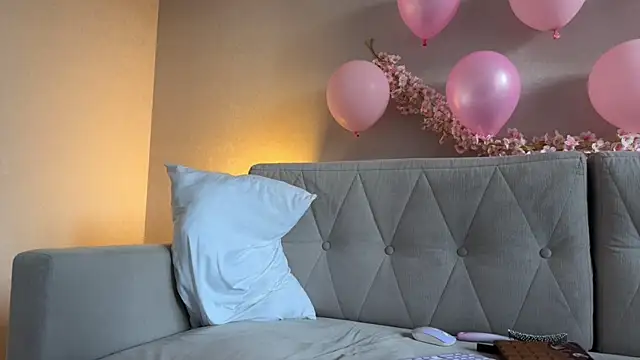 weshycouple online show from May 9, 3:41 am