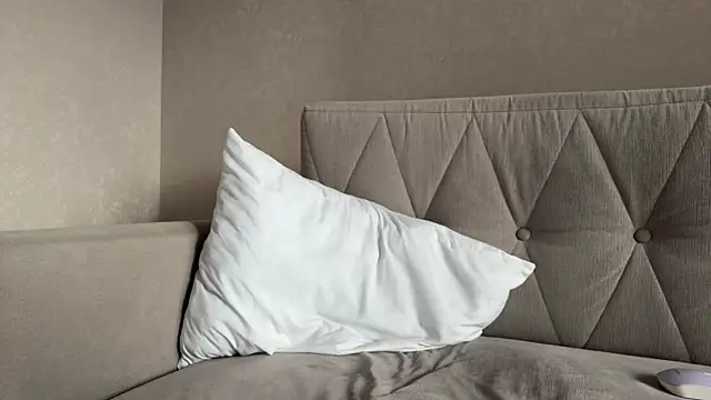 weshycouple online show from May 19, 2:40 am