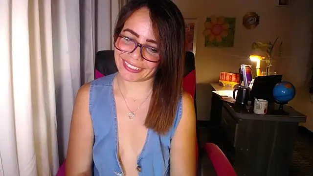 danielle rose 1 online show from May 13, 6:02 pm