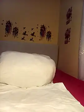 sexxylucia online show from April 13, 5:03 pm