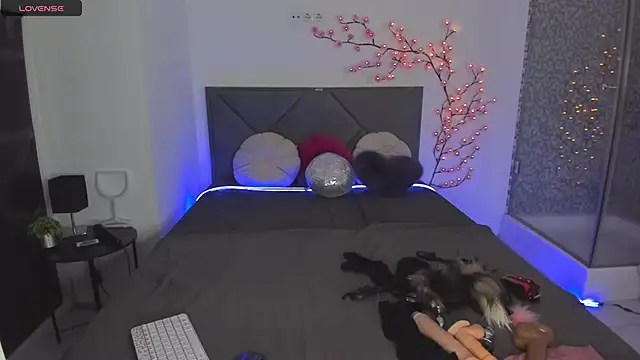 CassieEvans online show from May 12, 5:37 am