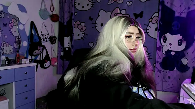 lussyevans24 online show from March 23, 8:31 am