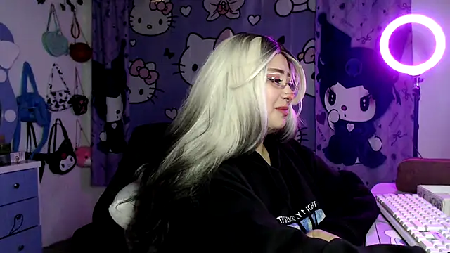 lussyevans24 online show from March 14, 5:52 am