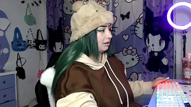 lussyevans24 online show from November 5, 5:23 am