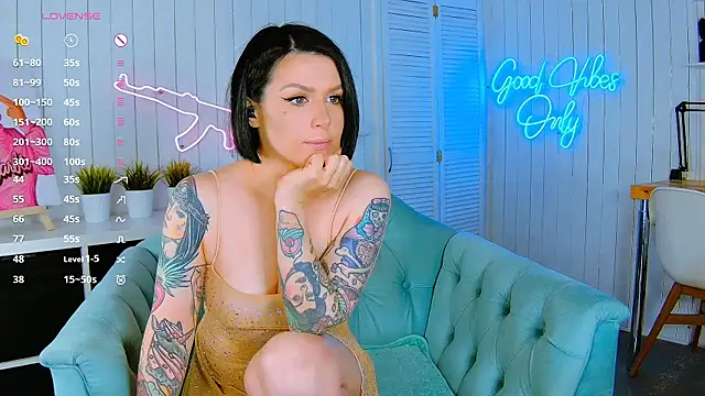 My toys pink online show from May 11, 6:05 pm