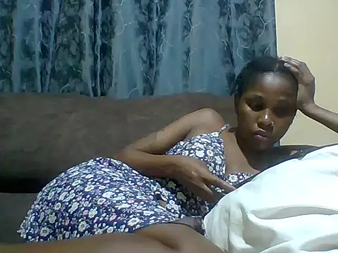 miss lyne001 online show from September 15, 10:50 pm